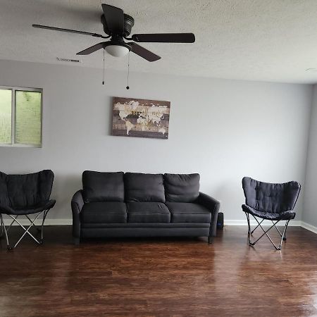 5 Min From Downtown Indy Apartment Индианаполис Екстериор снимка