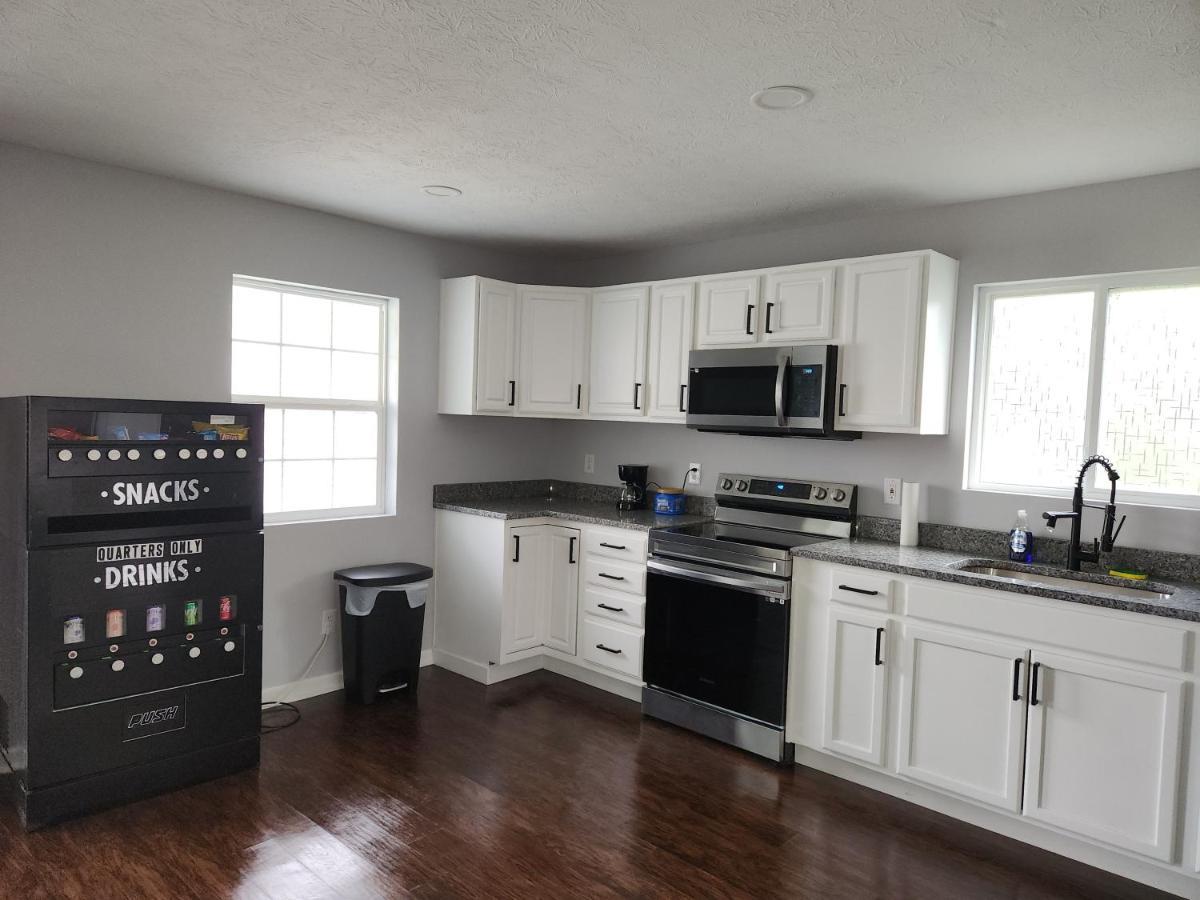 5 Min From Downtown Indy Apartment Индианаполис Екстериор снимка
