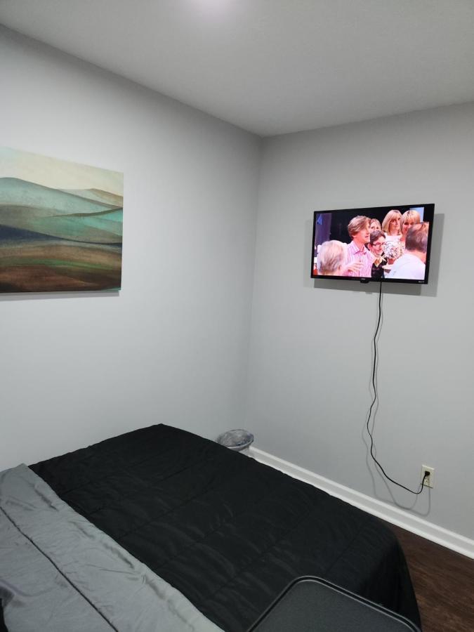 5 Min From Downtown Indy Apartment Индианаполис Екстериор снимка